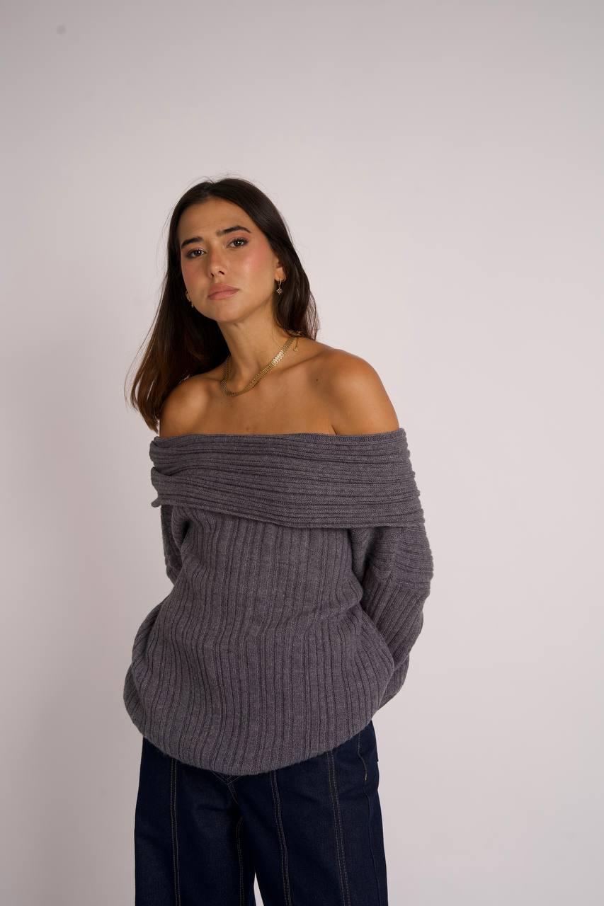 Off-shoulder pullover