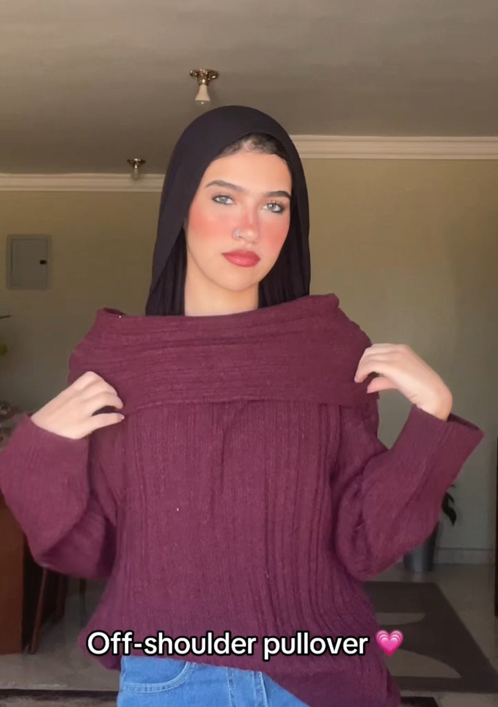 Off-shoulder pullover