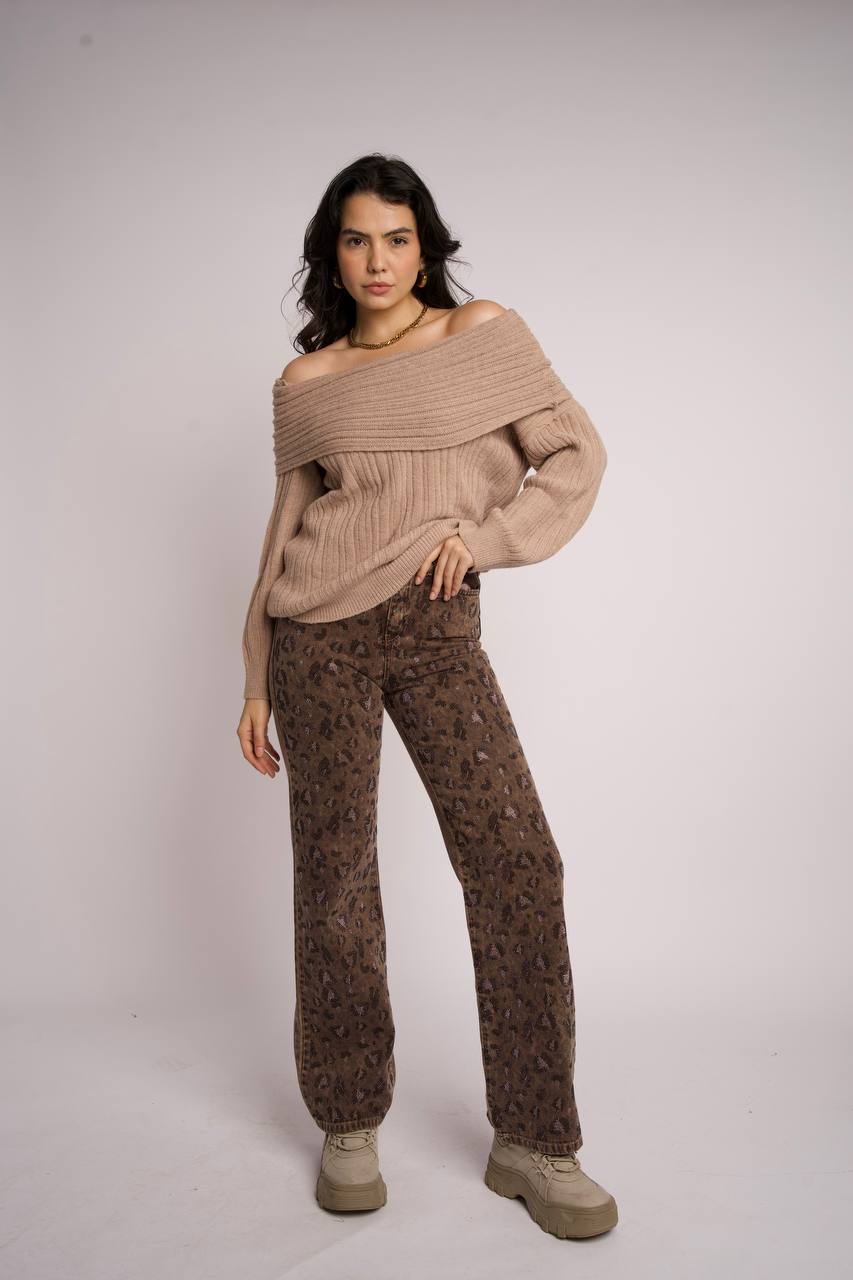 Off-shoulder pullover